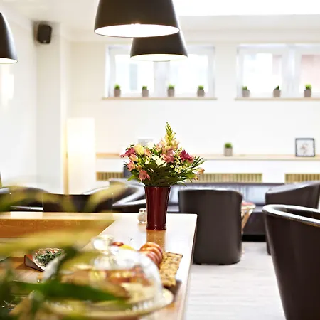 Ostseehalle By Premiere Classe Hotel *