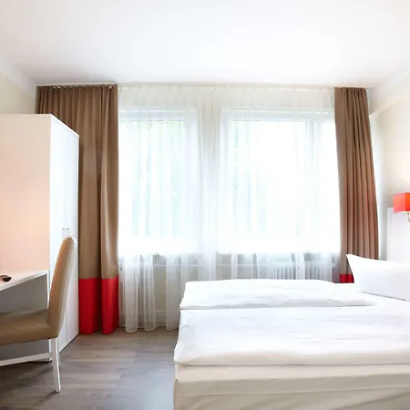 Ostseehalle By Premiere Classe * 基尔